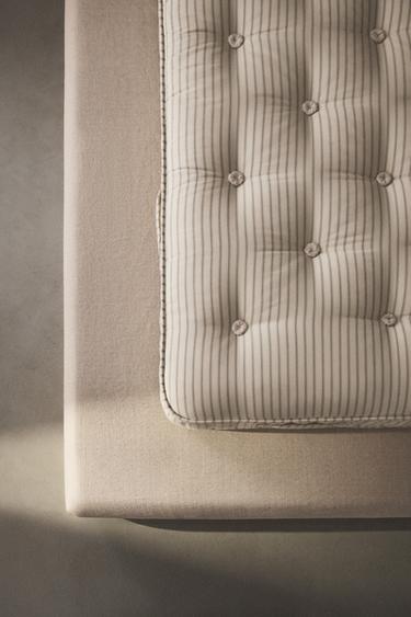BASE DE MATELAS REMBOURRÉE - Beige clair de Zara - Image 2
