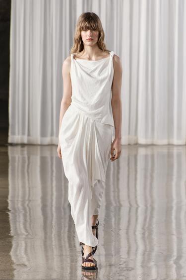 ПЛАТЬЕ ИЗ СМЕСОВОГО ЛЬНА СО СБОРКАМИ — ZW COLLECTION — БЕЛЫЙ от Zara — изображение 0