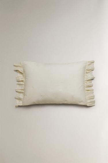 Zara COTTON QUILT CUSHION COVER WITH RUFFLES - Oyster-white