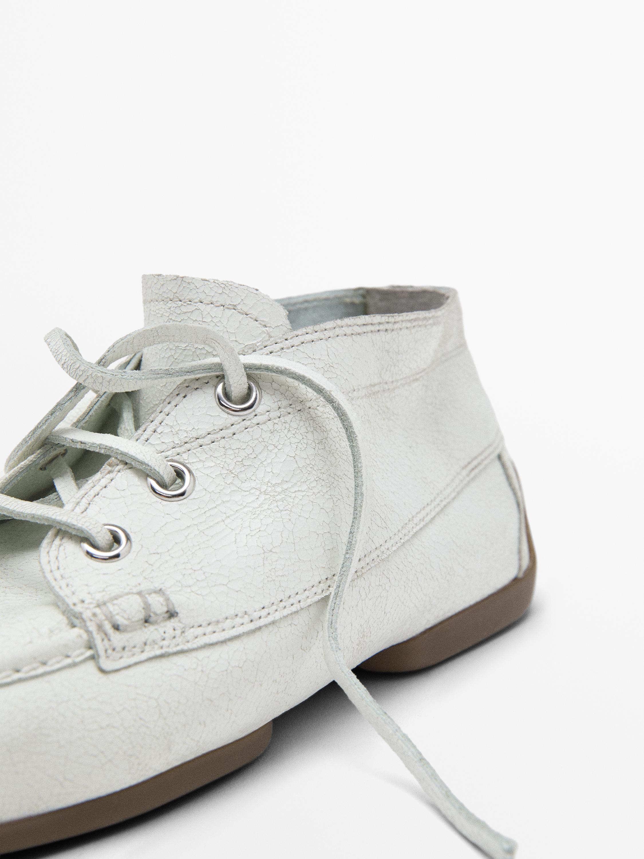 Crackled leather boot-style deck shoes - White | ZARA United