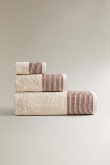 BATH TOWEL WITH PLEATED BORDER - dark russet by Zara - Image 0