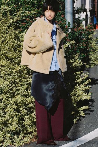 サテン地レースコンビミニスカートネイビーブルーZaraのサテン地レースコンビミニスカート - ネイビーブルー 