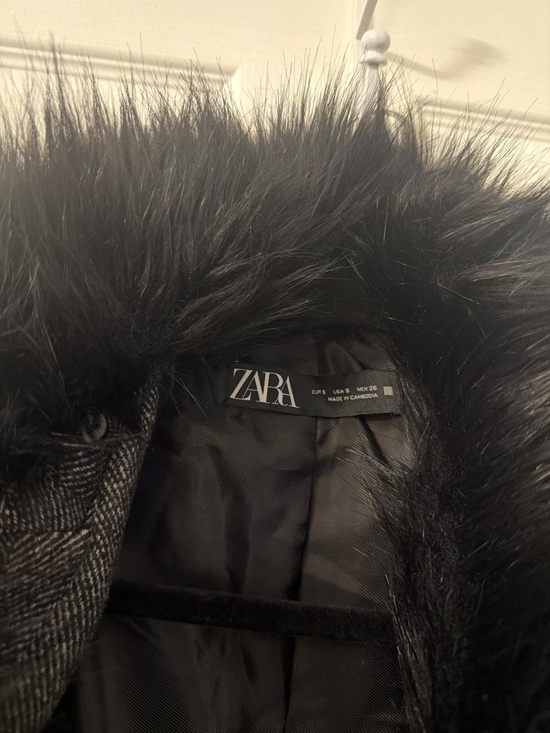 REMOVABLE FAUX FUR LAPEL BLAZER - Image 4