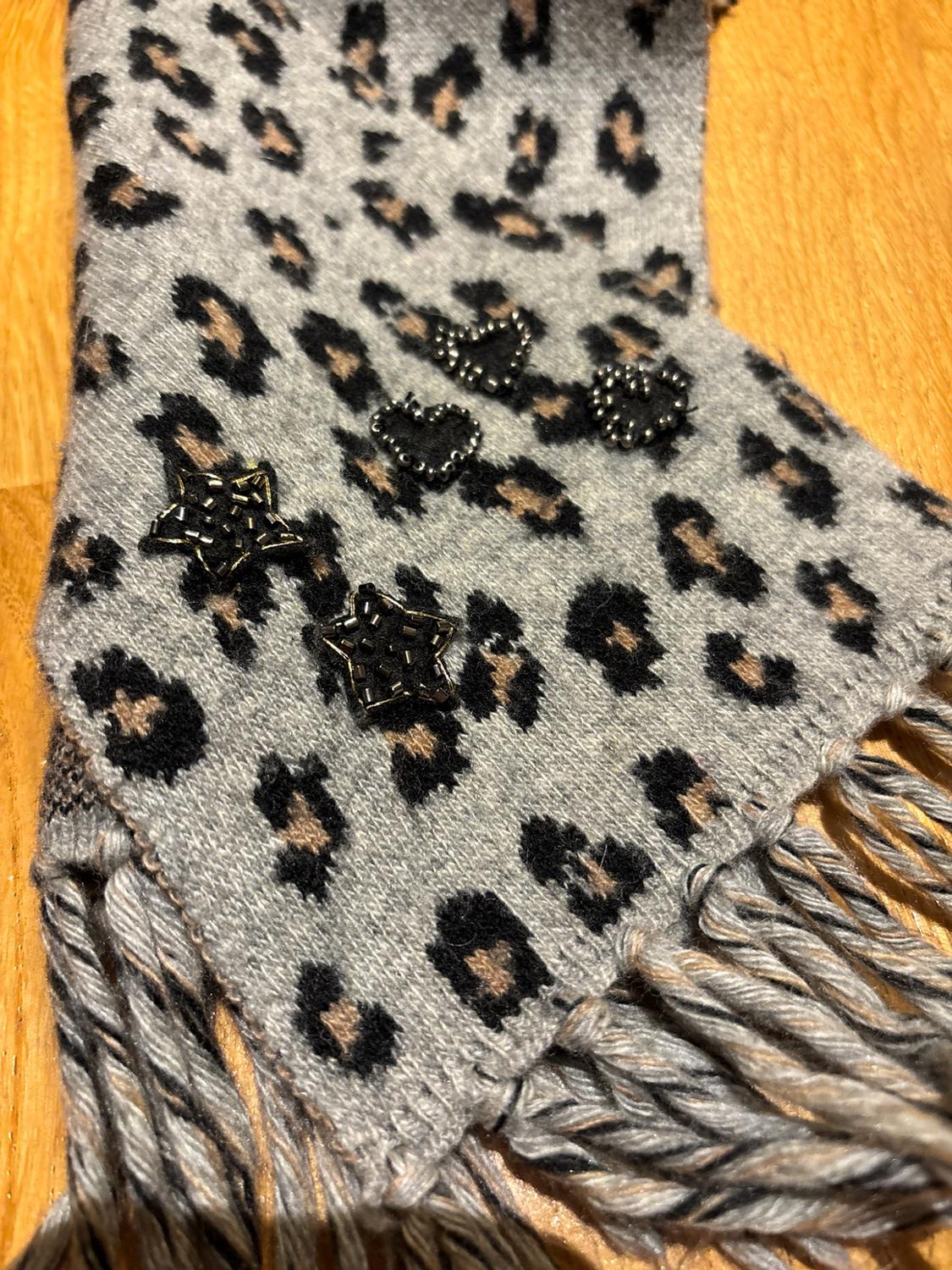 LEOPARD PRINT SCARF WITH APPLIQUÉS - Image 2