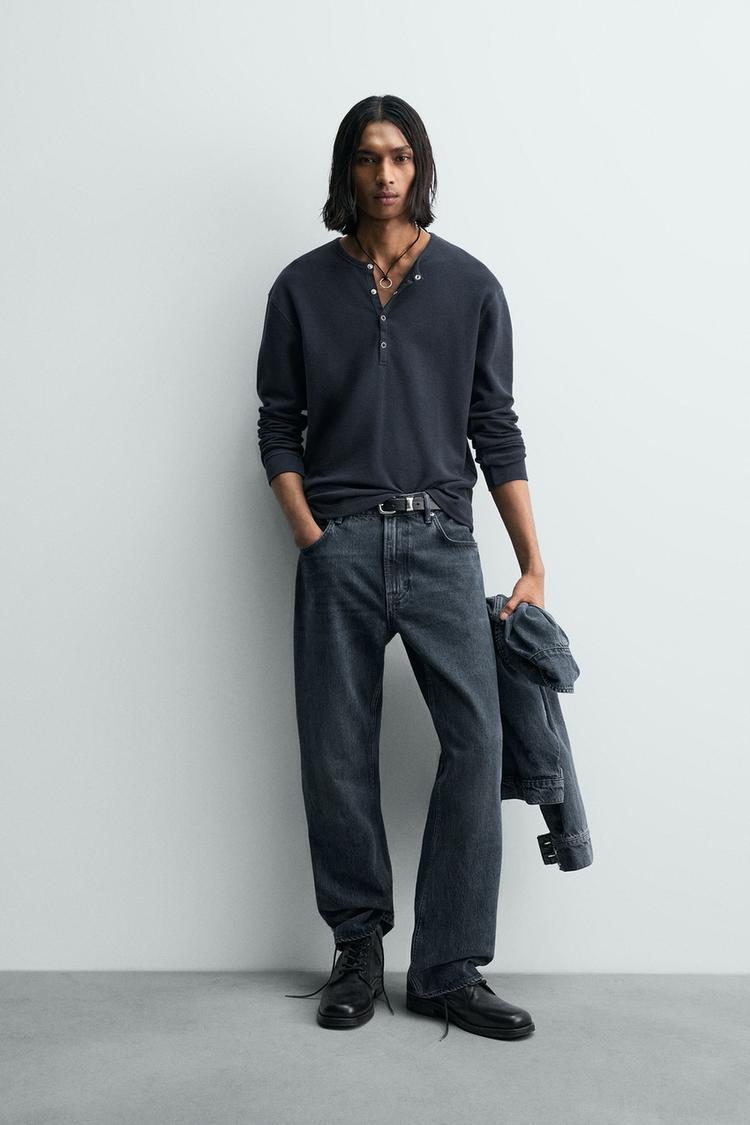 GOFRE KUMAŞ DÜĞMELİ YAKA T-SHIRT