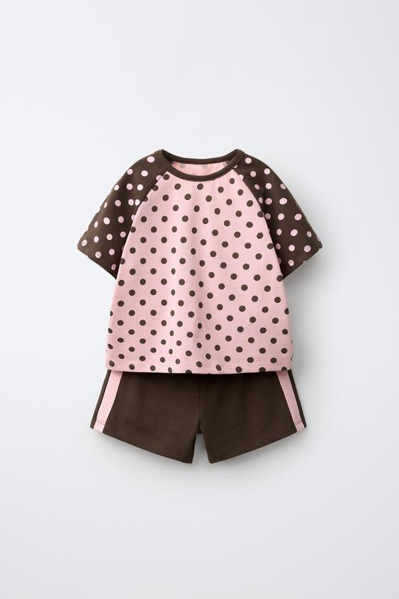 CONJUNTO CAMISETA TOPOS Y BERMUDA BANDAS - Rosa claro de Zara - Imagen 0