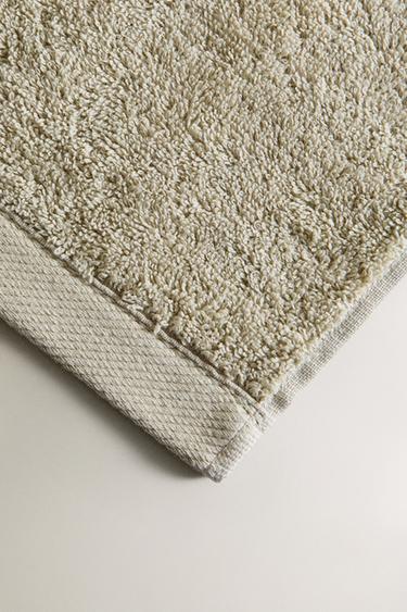 PLAIN COTTON TERRY BATH TOWEL (500 GXM²) - Light green by Zara - Image 2