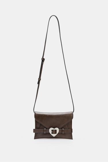 BOLSO DETALLE CORAZÓN - Marrón de Zara - Imagen 0