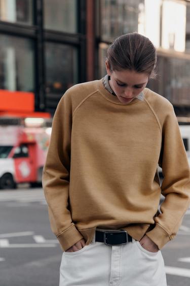 OVERSIZE FADED SWEATSHIRT - camel by Zara
