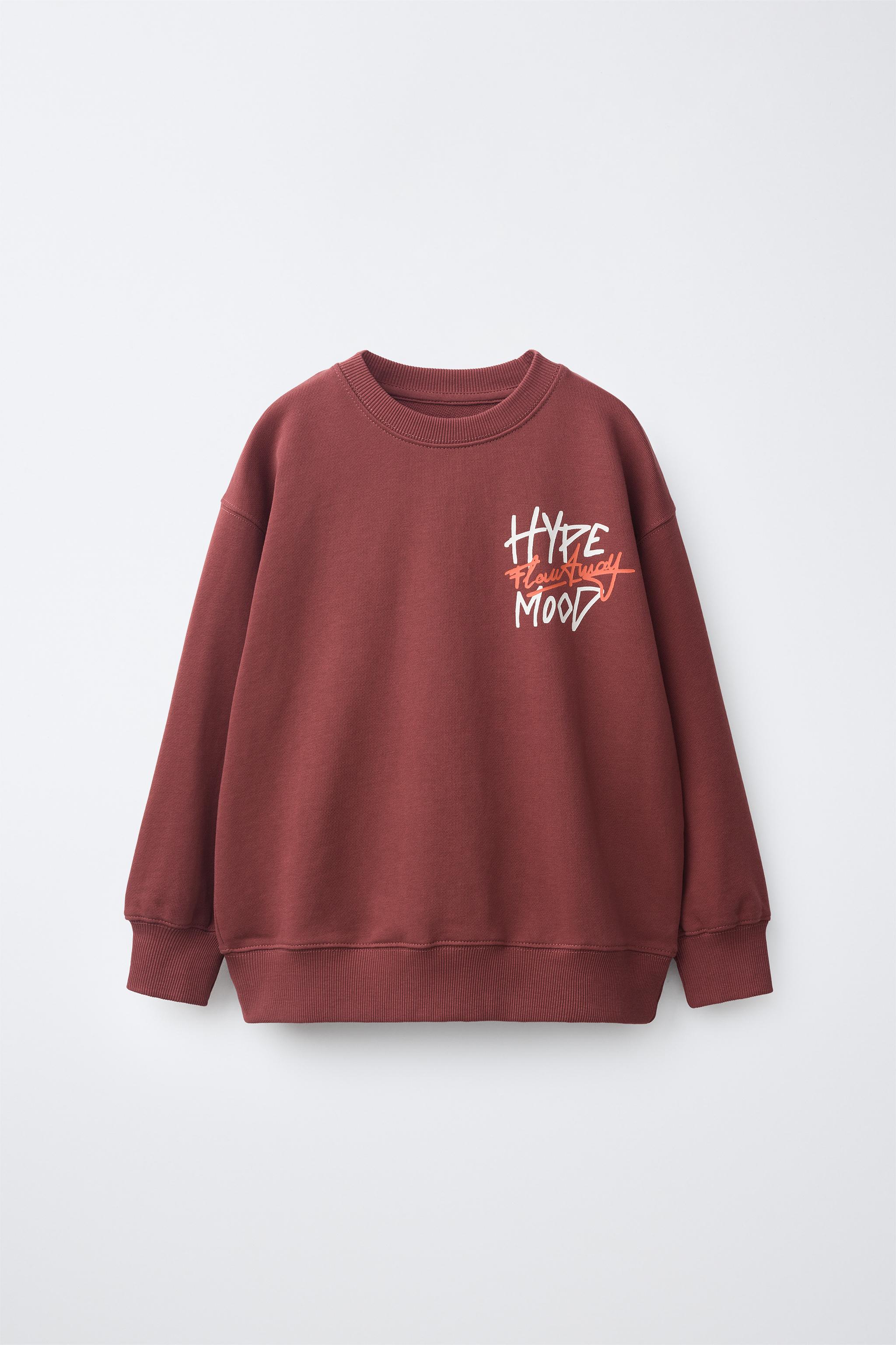 URBAN GRAPHIC SWEATSHIRT — Maroon