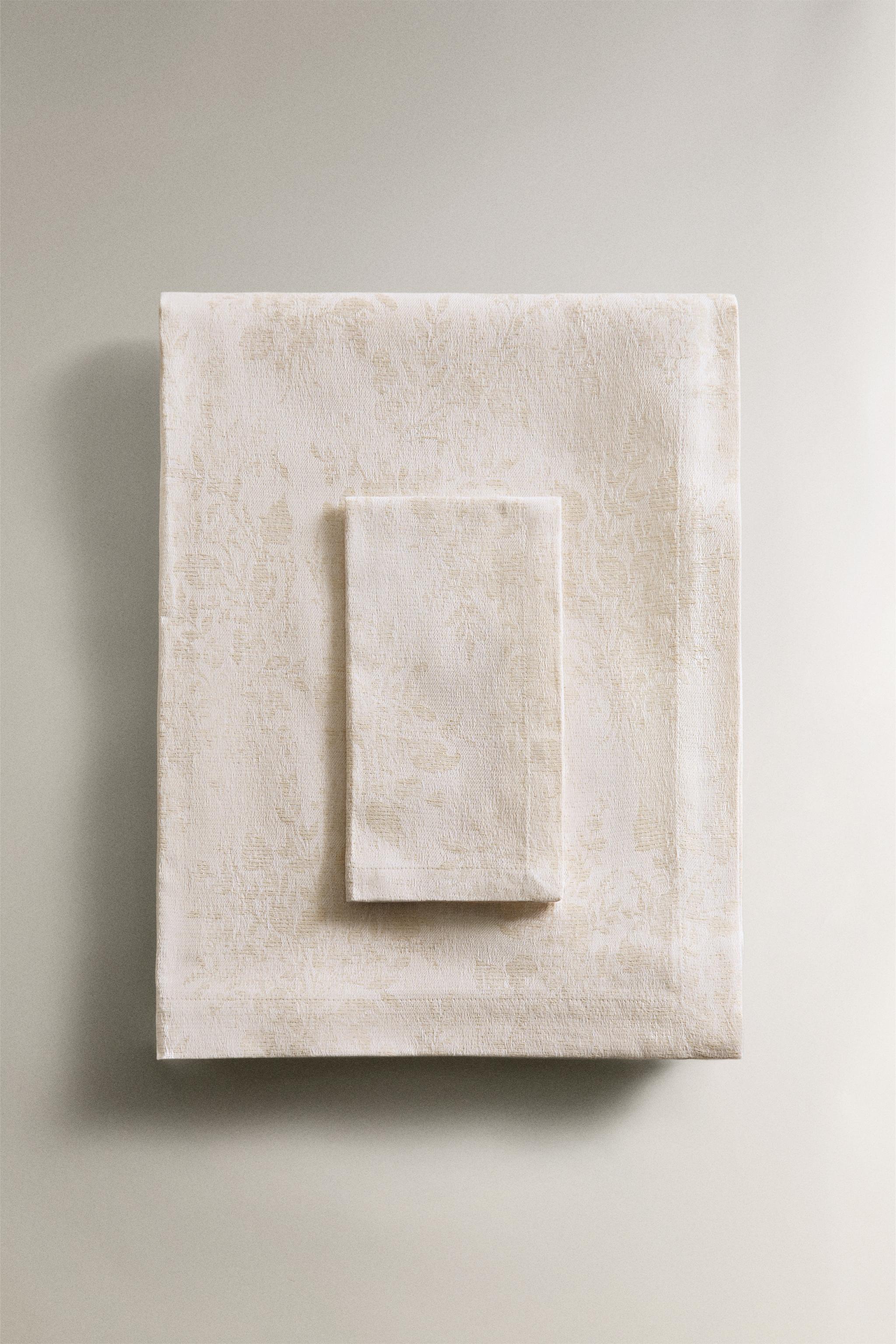 NAPPE COTON FLEURIE ENCADRÉE NOËL