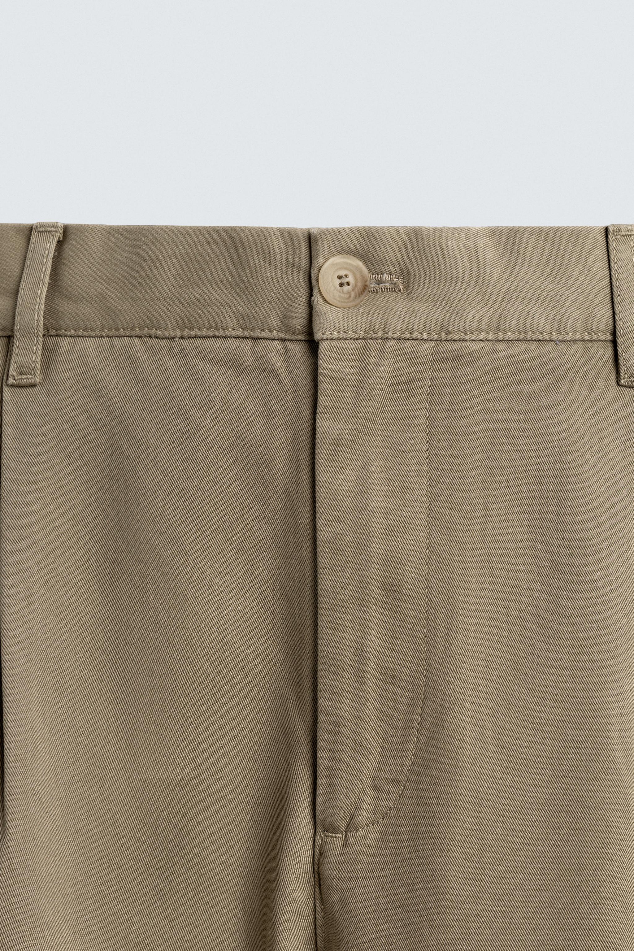 PANTALON CHINO COUPE DÉCONTRACTÉE À PLIS