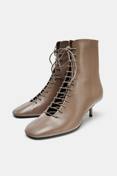BOTTINES À TALONS EN CUIR ET LACETS - Gris taupe de Zara - Image 3