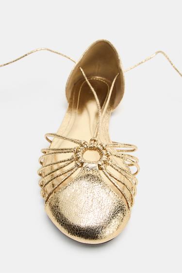 SANDALES À LACETS EFFET MÉTALLISÉ - Or de Zara - Image 3