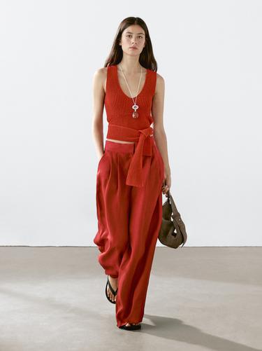 Pantalon fluide à pinces - Rouge / Orange de Zara