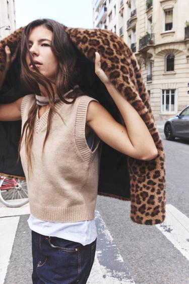 GILET EN MAILLE UNI - Camel moyen de Zara