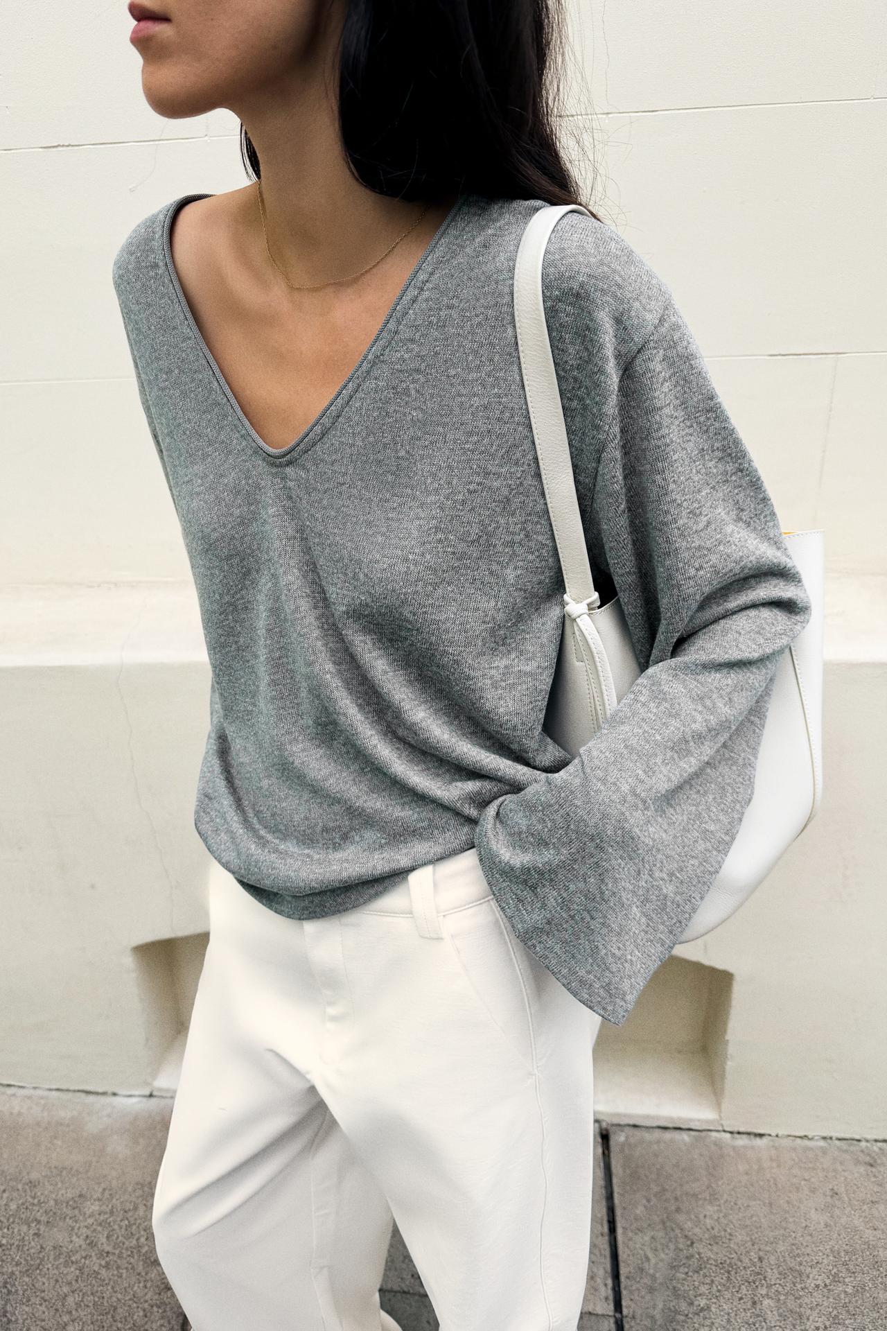 TEXTURED V-NECK T-SHIRT — Dark grey