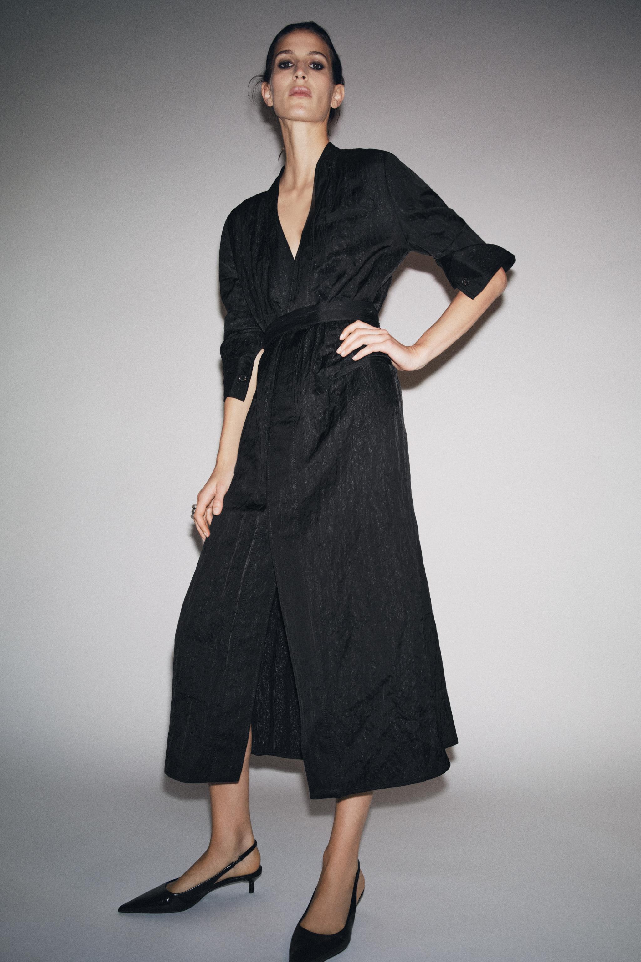 ワンピース Back Satin Crepe ette Embroidered Back Satin Crepe