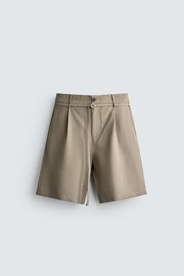 BERMUDA RELAXED FIT PLIEGUES CINTURÓN - Tostado de Zara