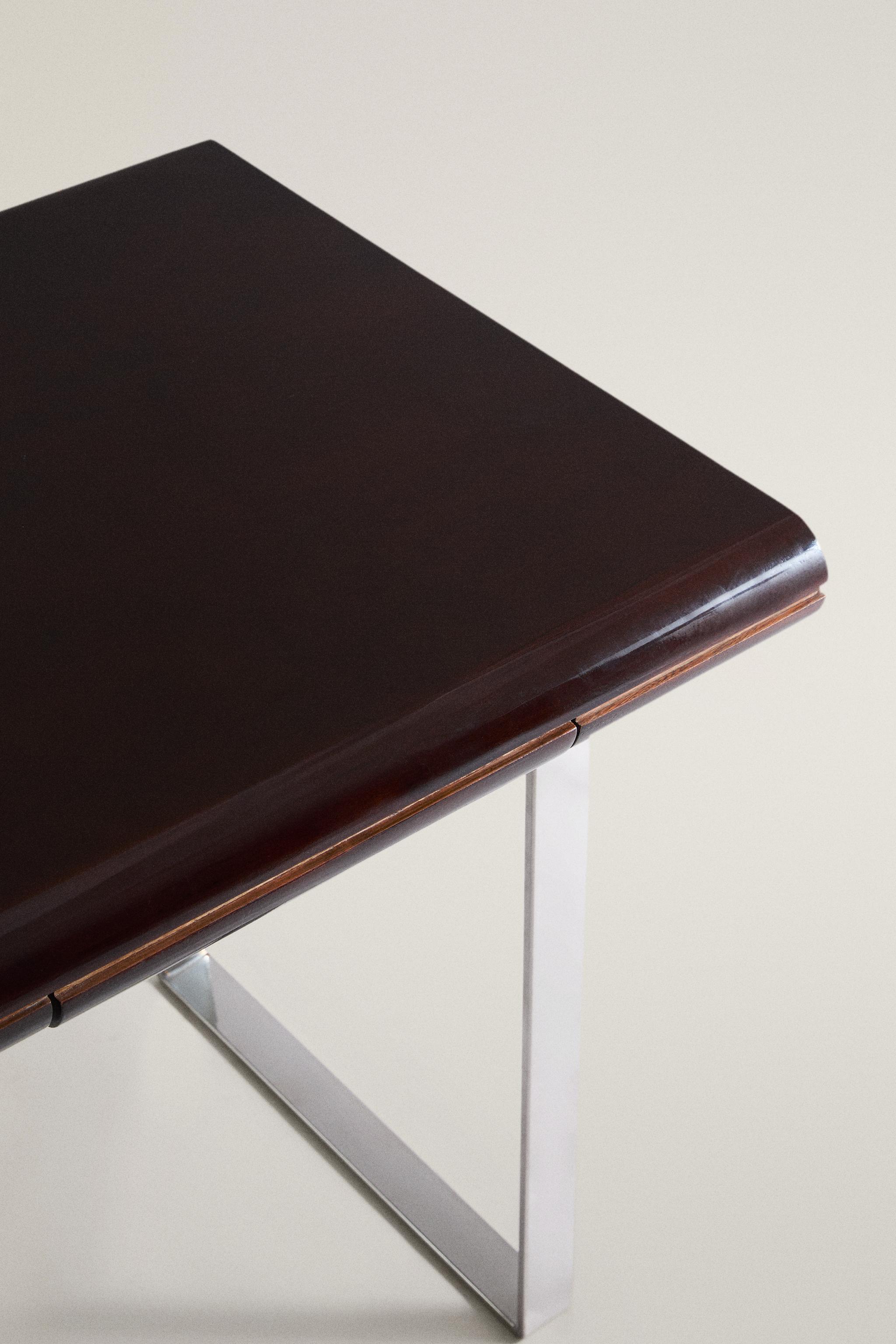 WOOD AND STEEL DESK