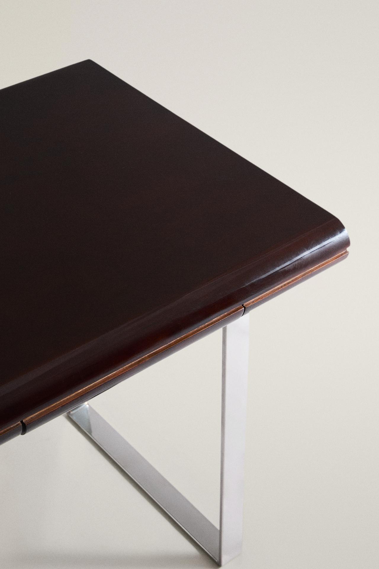 WOOD AND STEEL DESK — Dark brown