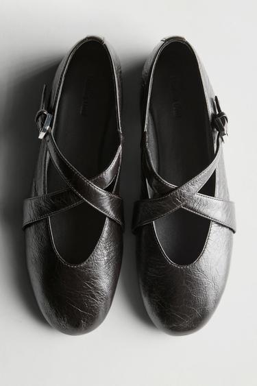 Bailarina tiras cruzadas hebilla - Marrón de Zara - Imagen 0