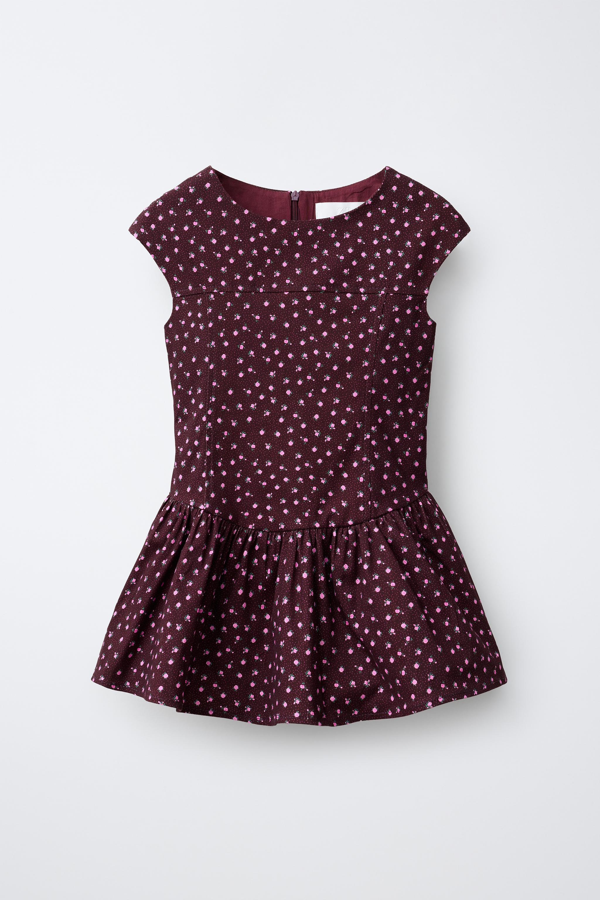 ROBE À FLEURS ET VOLANTS