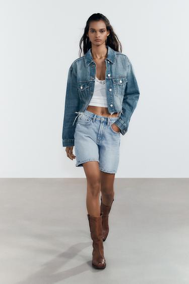 برمودا DENIM TRF بخصر متوسط - أزرق فاتح الخاص بـ Zara