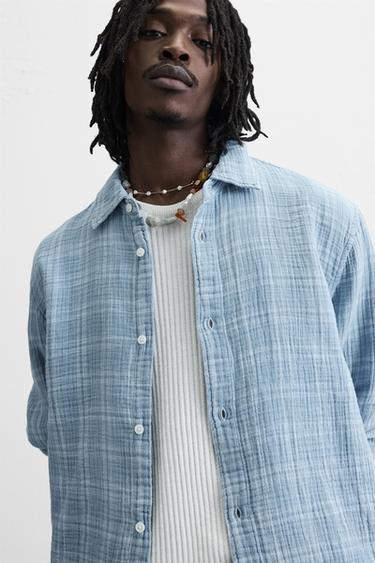 CHEMISE À CARREAUX EFFET PLISSÉ - Bleu clair de Zara - Image 4