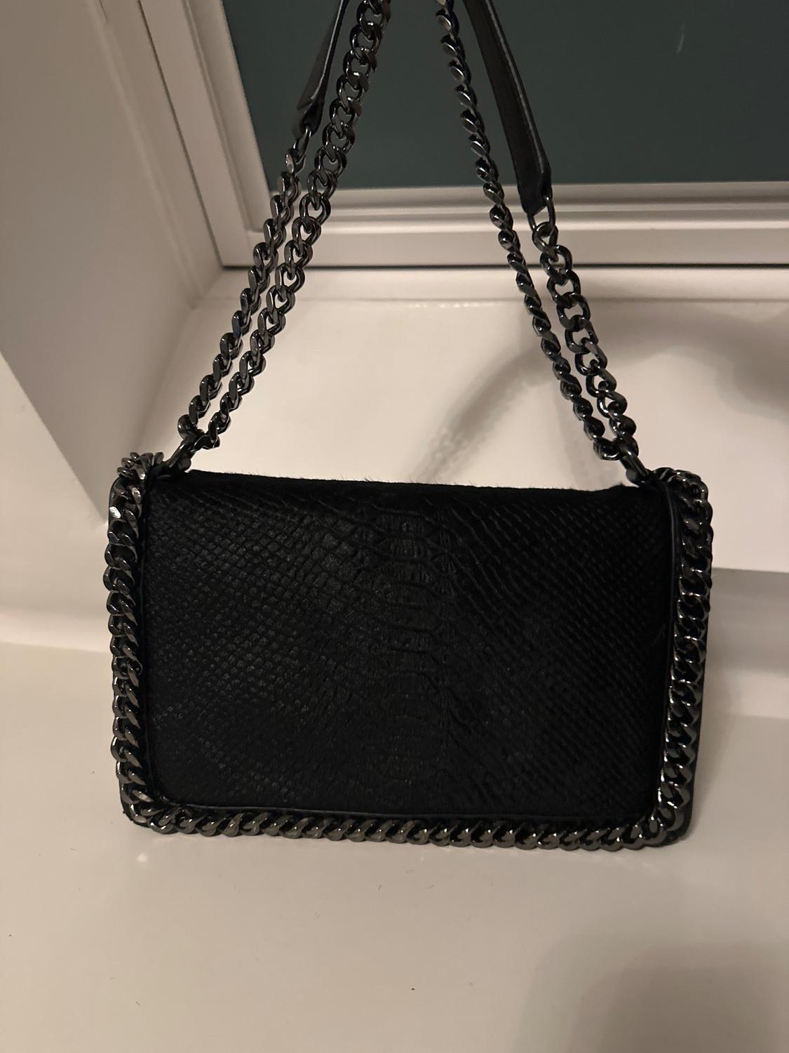 EMBOSSED CHAIN-TRIMMED BAG - Image 7