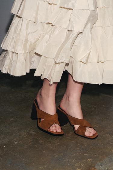 SPLIT SUEDE BLOCK HEEL SANDALS - Brown by Zara