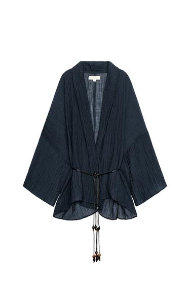 جاكيت بحزام وبتأثير مجعّد - بحري الخاص بـ Zara