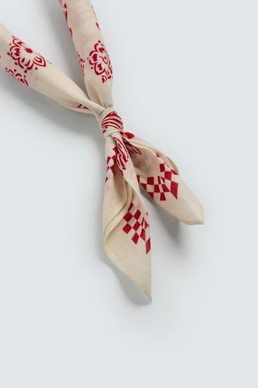 BANDANA À IMPRIMÉ GÉOMÉTRIQUE GRAPHIQUE - Écru de Zara - Image 4