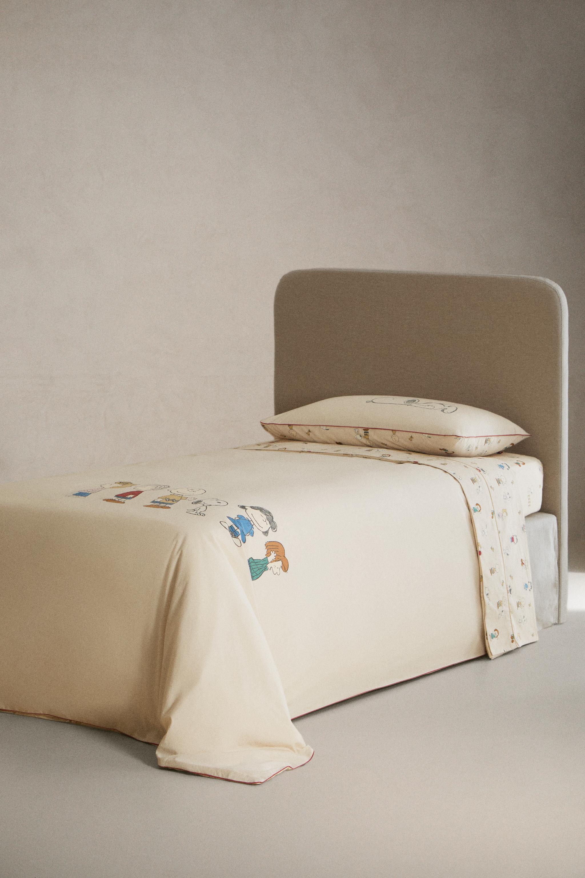 ZARA スヌーピー掛け布団カバー・フラットシーツ2点・枕カバー ZARAHOME スヌーピー掛け布団カバー・フラットシーツ2点・枕カバー