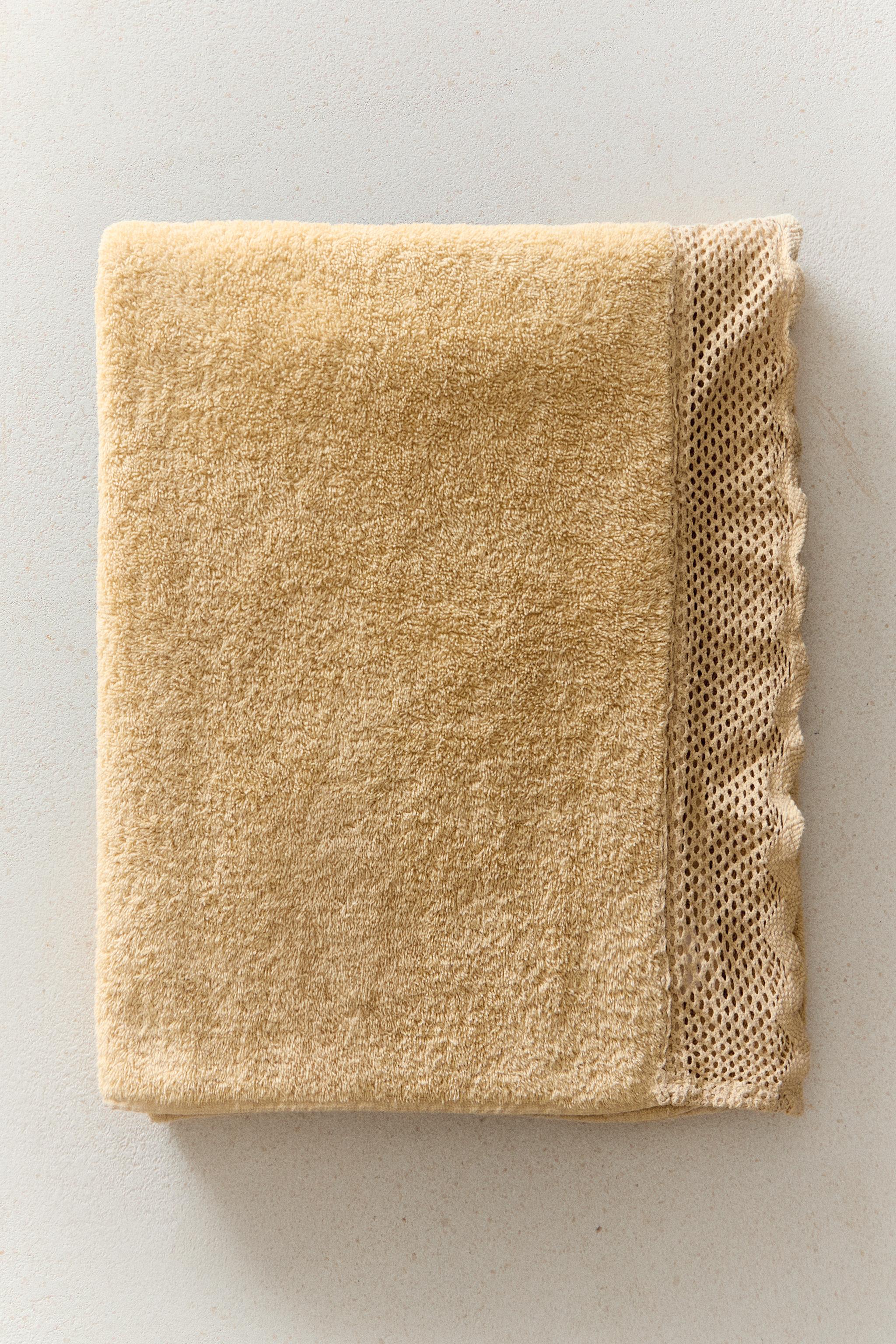 BATH TOWEL WITH LACE TRIM — camel