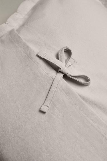 HOUSSE DE COUSSIN ENFANT BORD AJOURÉ - Gris de Zara