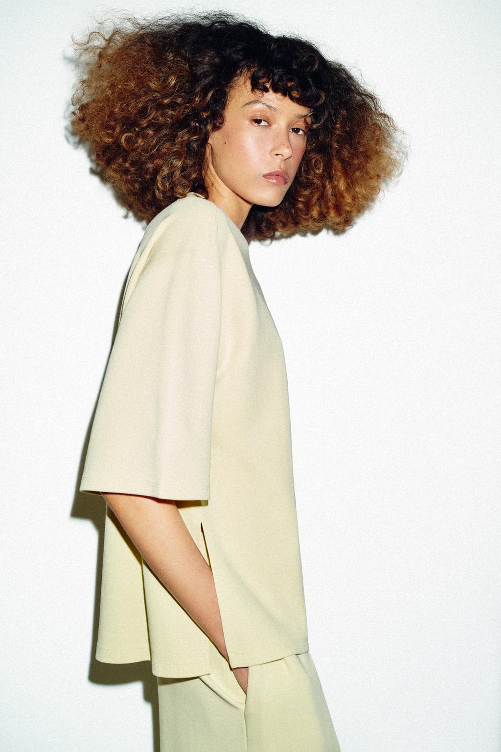 INTERLOCK SLIT T-SHIRT
