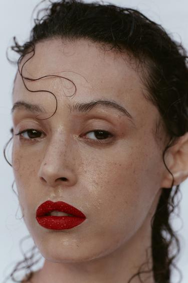 {navn} - {farge} for Zara