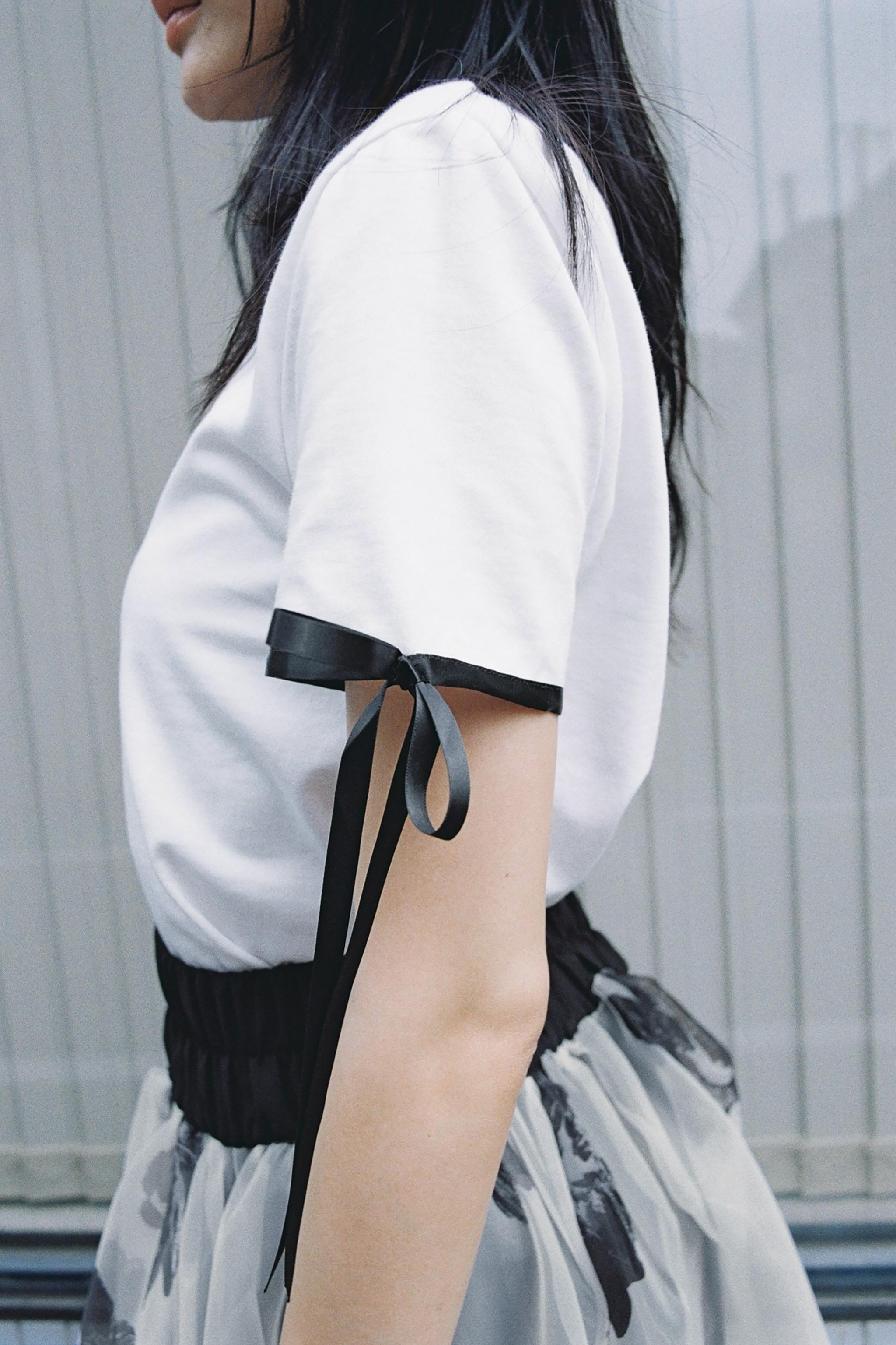 【ZARA】コントラストリボン付きTシャツ 1165/802/250 コントラストリボン付きTシャツ - ホワイト | ZARA Japan / 日本