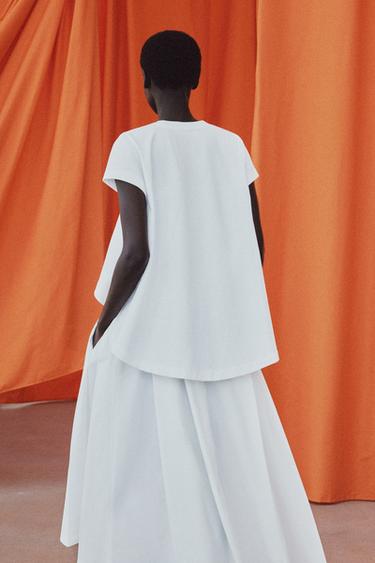 T-SHIRT ASYMÉTRIQUE À MANCHES COURTES - Blanc de Zara - Image 2