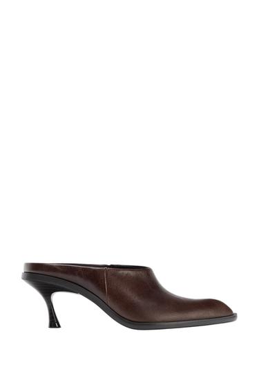 LEATHER CLOGS WITH WELD - Brown by Zara