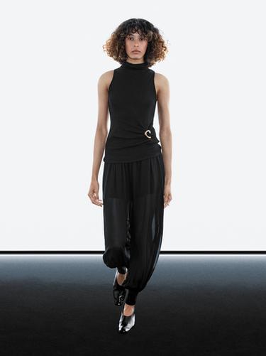Top à col cheminée avec broche - Noir de Zara - Image 0