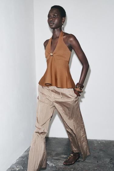 TOP HALTER PEPLUM - Tostado de Zara