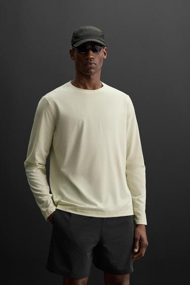 PERFORATED LONG SLEEVE T-SHIRT - Lime by Zara