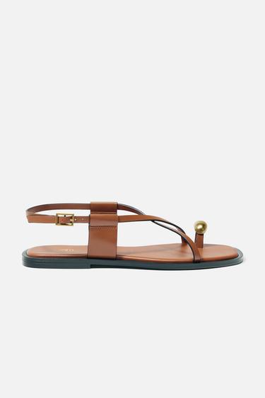 Zara FLAT STRAPPY SANDALS WITH METAL EMBELLISHMENT - Brown