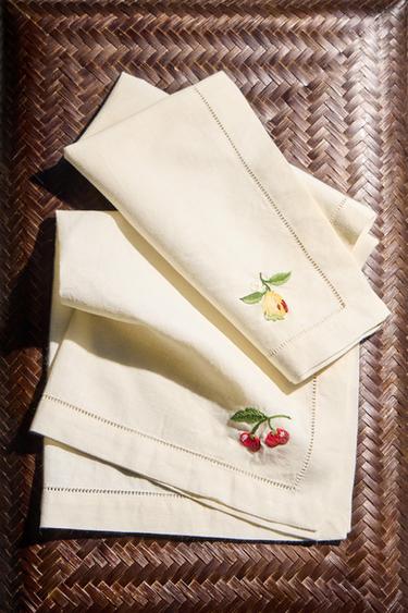 LOT DE SERVIETTES BRODÉES FRUITS (LOT DE 2) - Écru de Zara