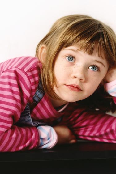 T-SHIRT ÀS RISCAS COM CORAÇÃO BORDADO - Fúcsia da Zara