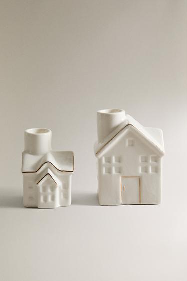 CERAMIC CHRISTMAS HOUSE CANDLESTICK WITH RIM DETAIL - White by Zara