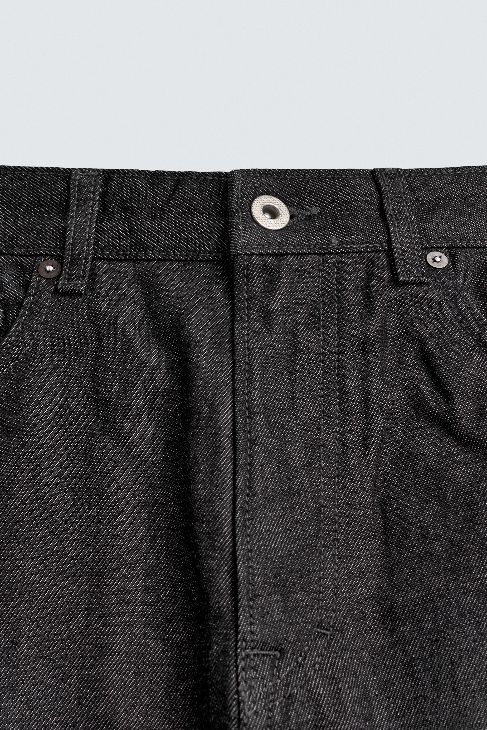 LOOSE FLARE FIT JEANS