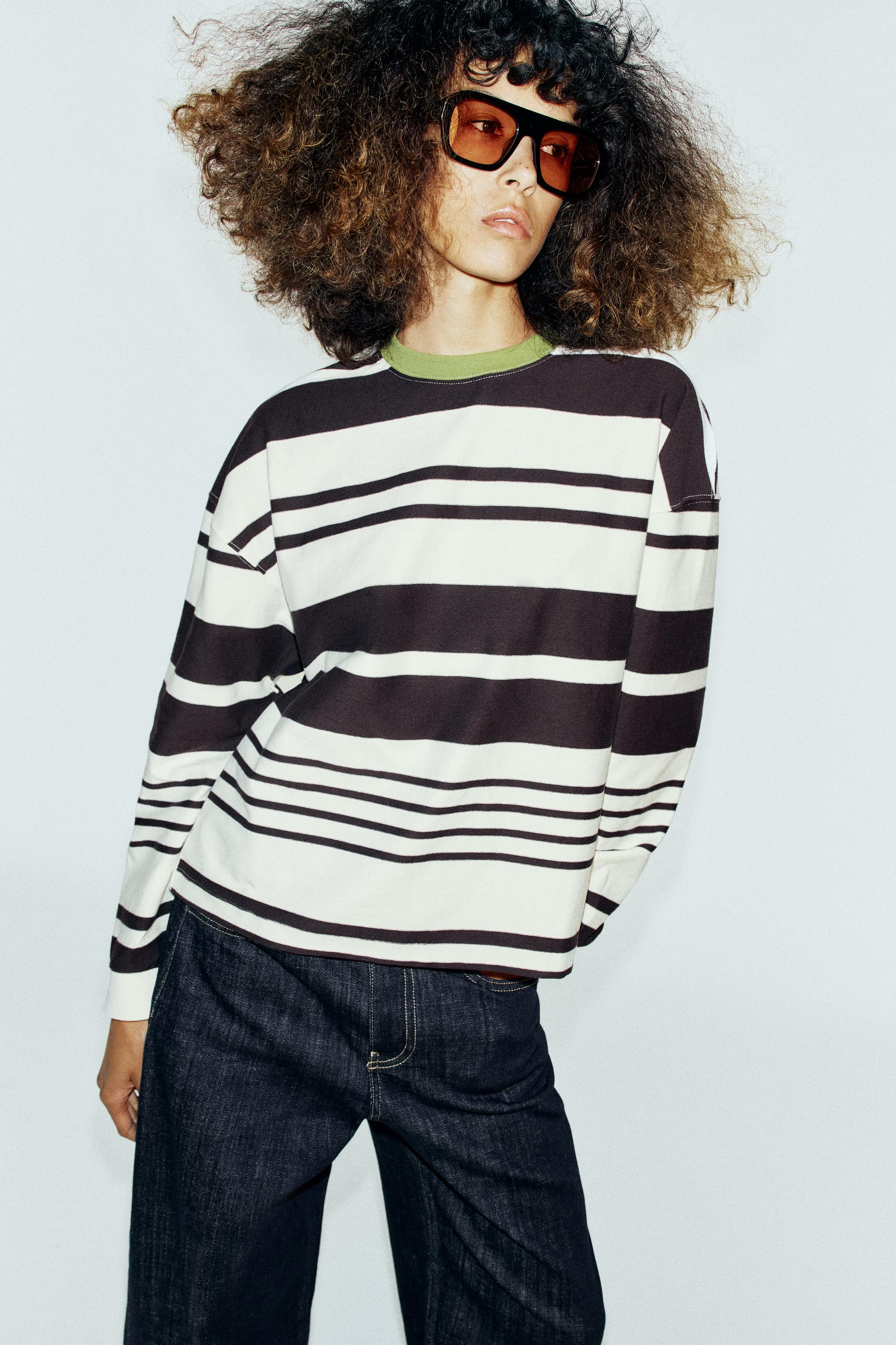 CONTRAST-NECK STRIPED T-SHIRT